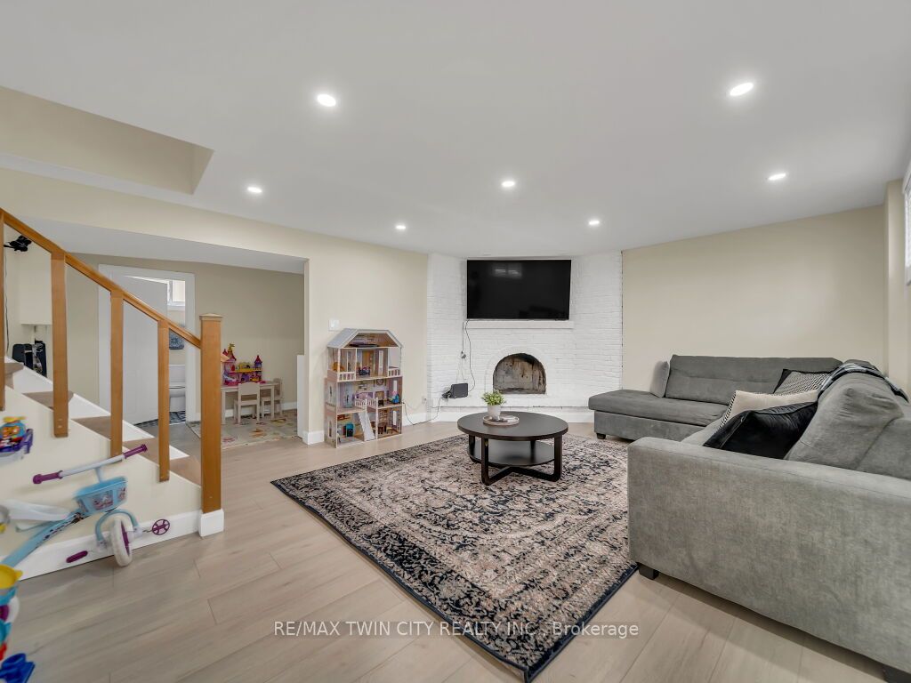 75 Bettley Crescent