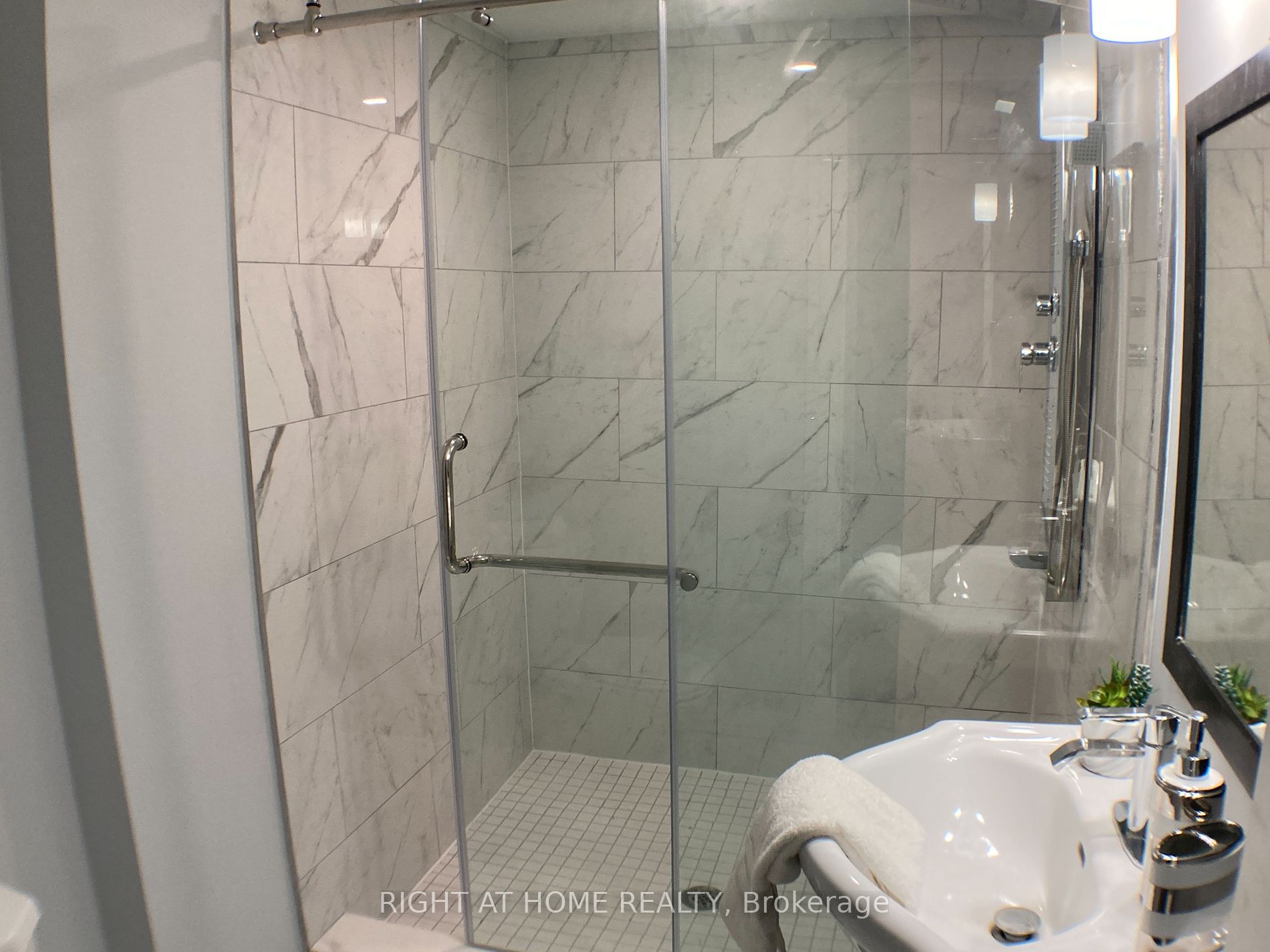 89 Greeningdon Drive