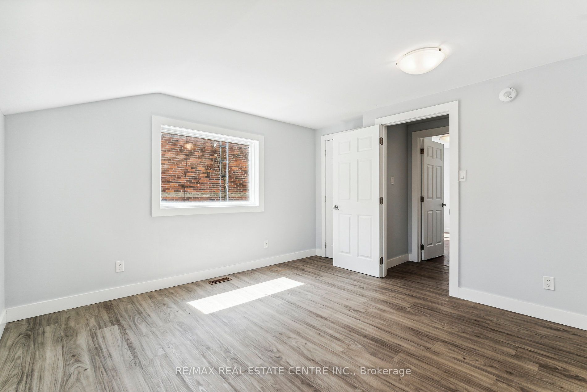 221 Owen Sound Street