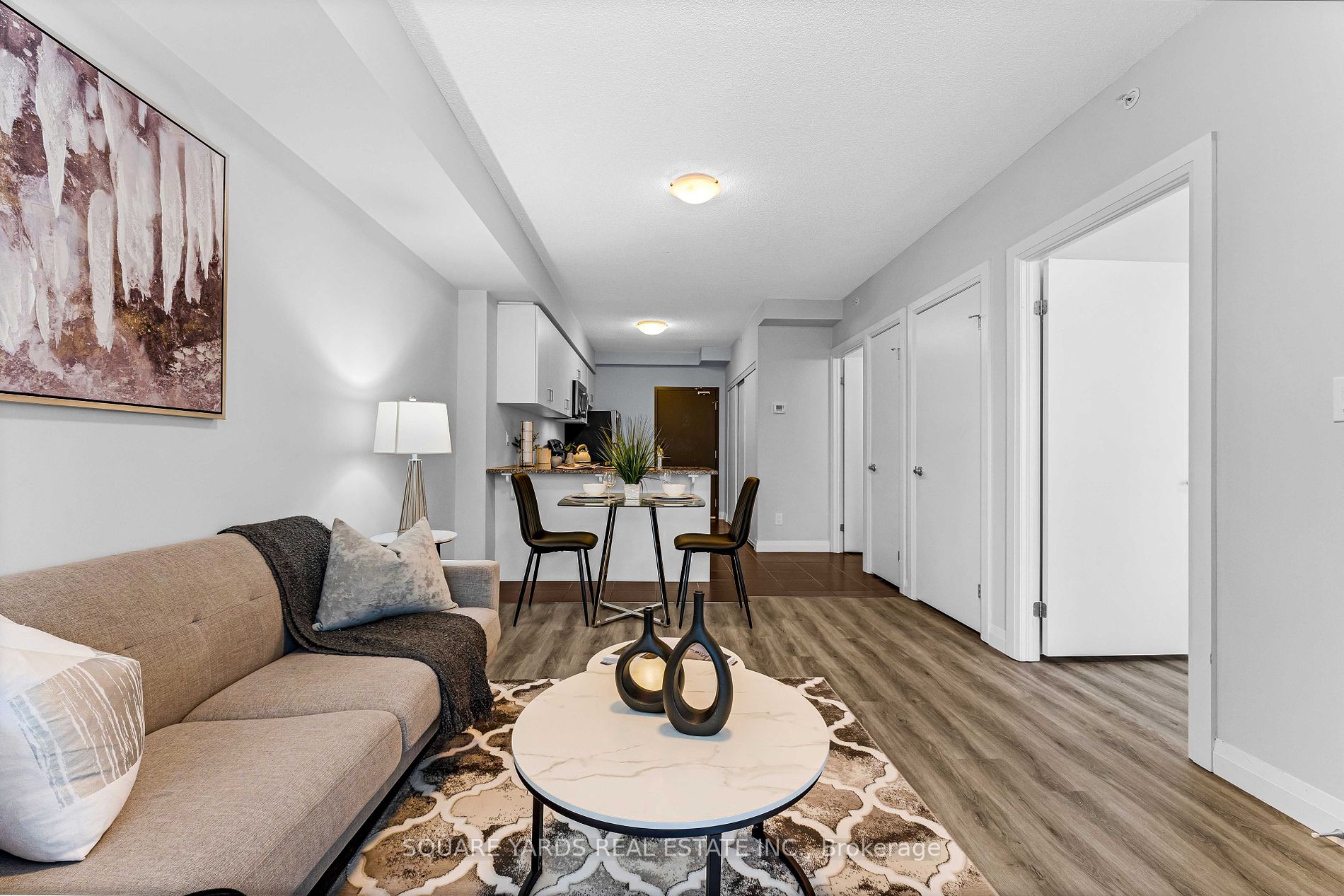 53 Arthur St S, #404