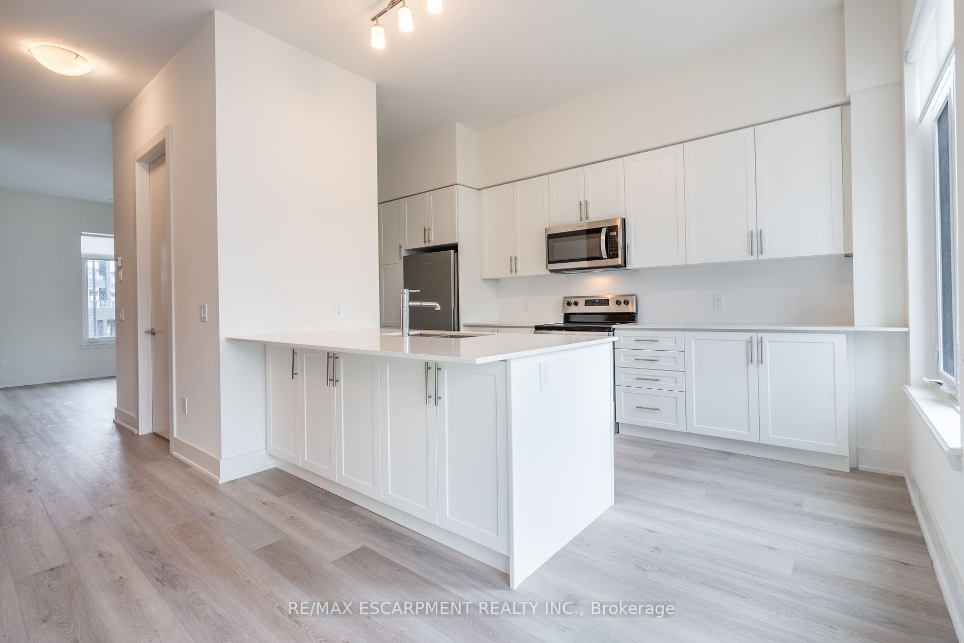10 Windward Dr, #76