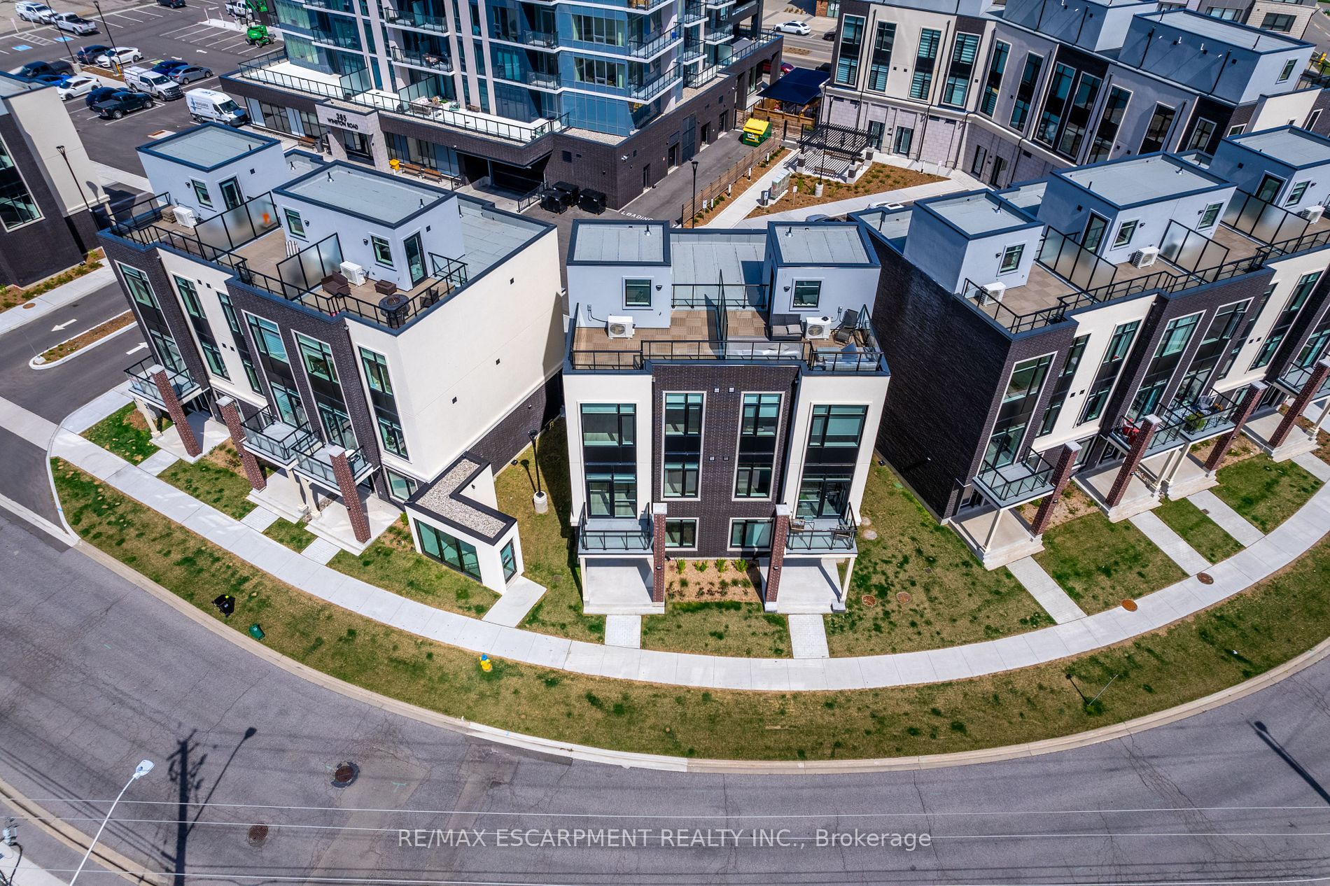 10 Windward Dr, #76