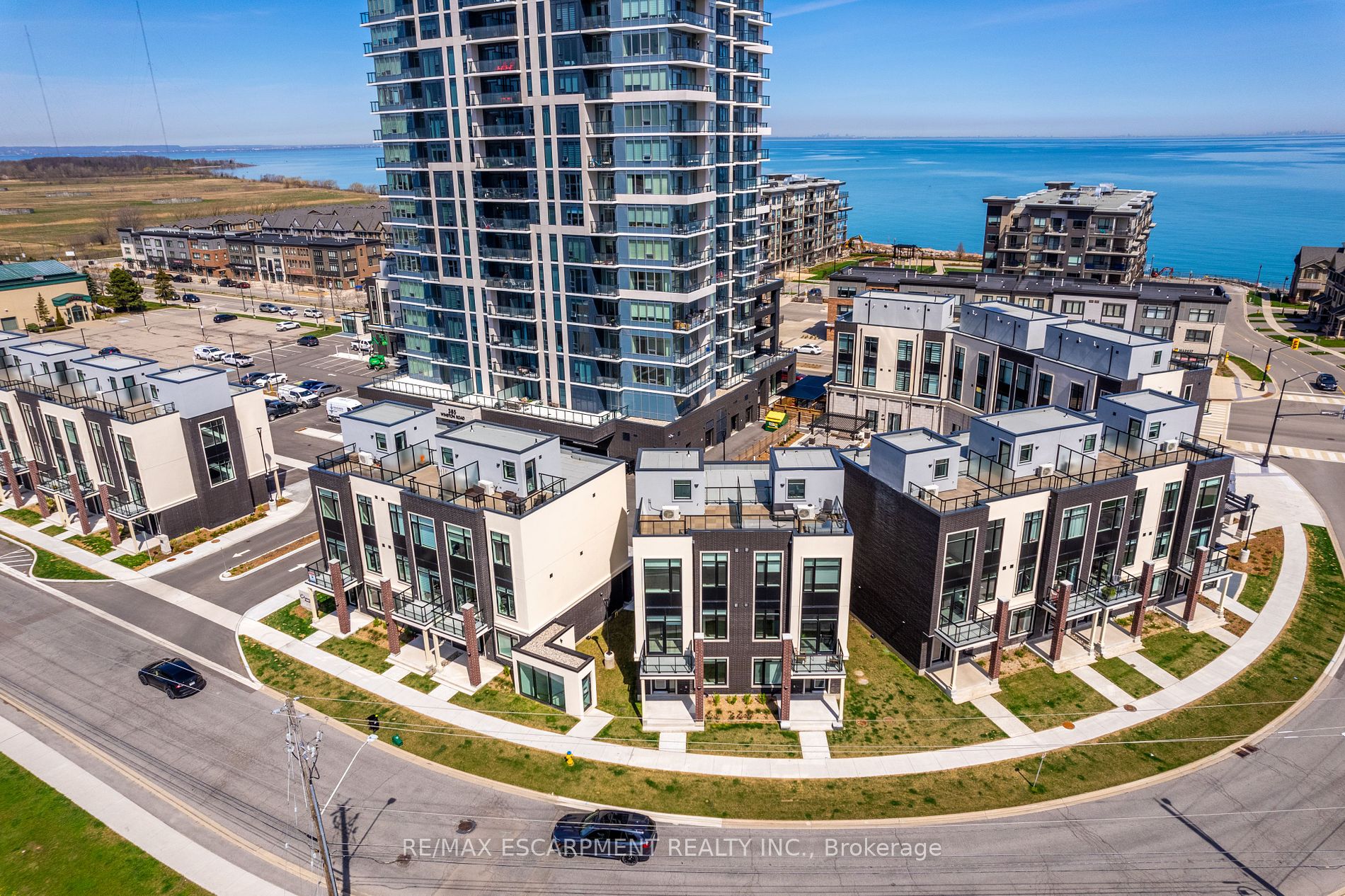 10 Windward Dr, #76