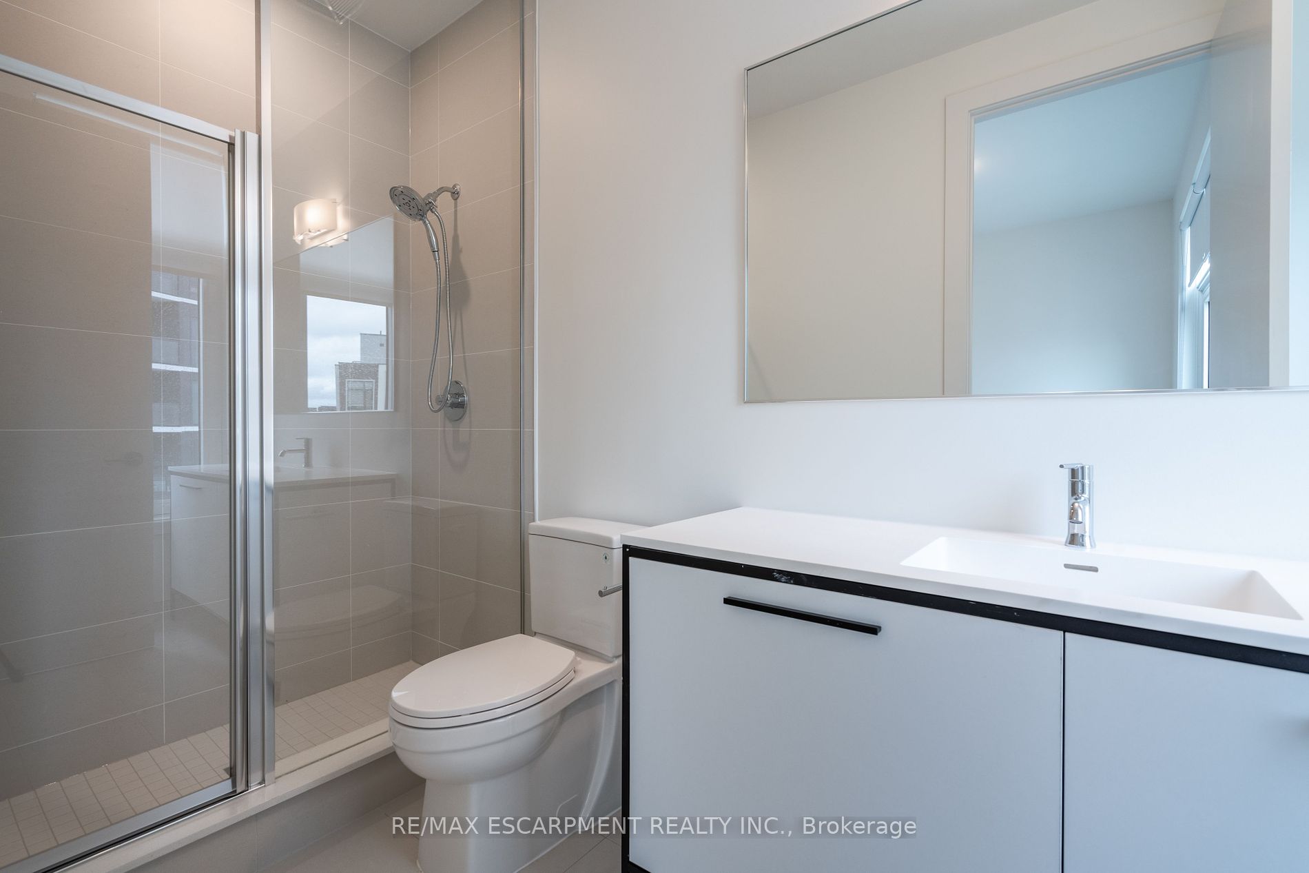 10 Windward Dr, #76