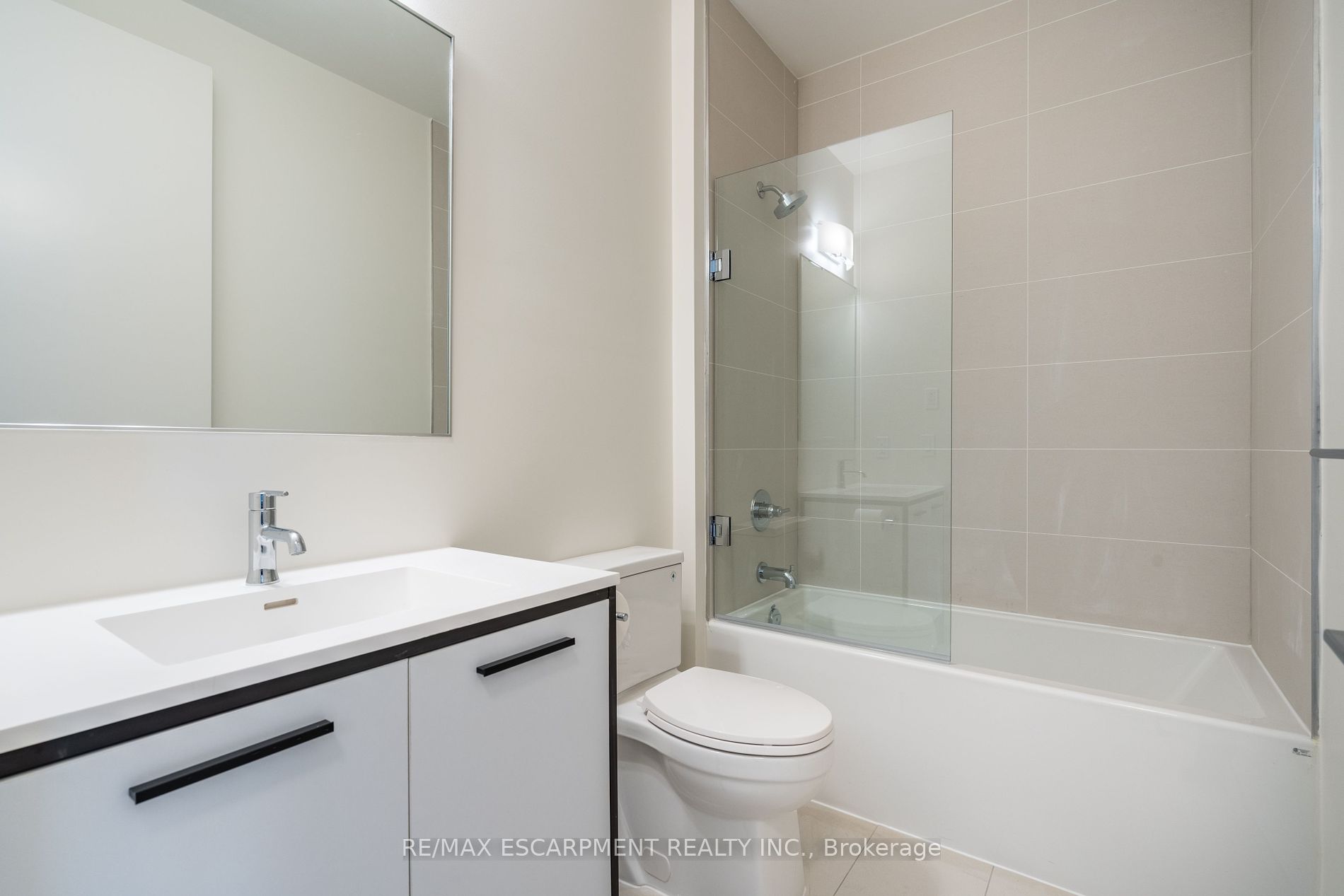 10 Windward Dr, #76