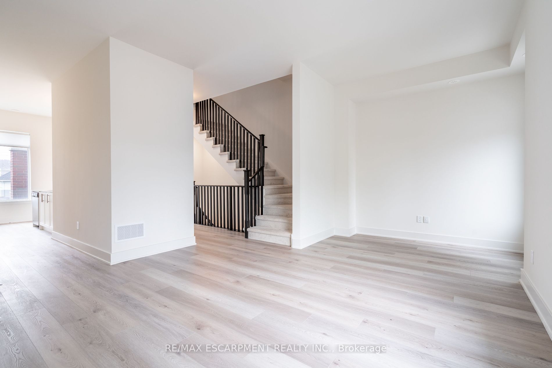 10 Windward Dr, #76
