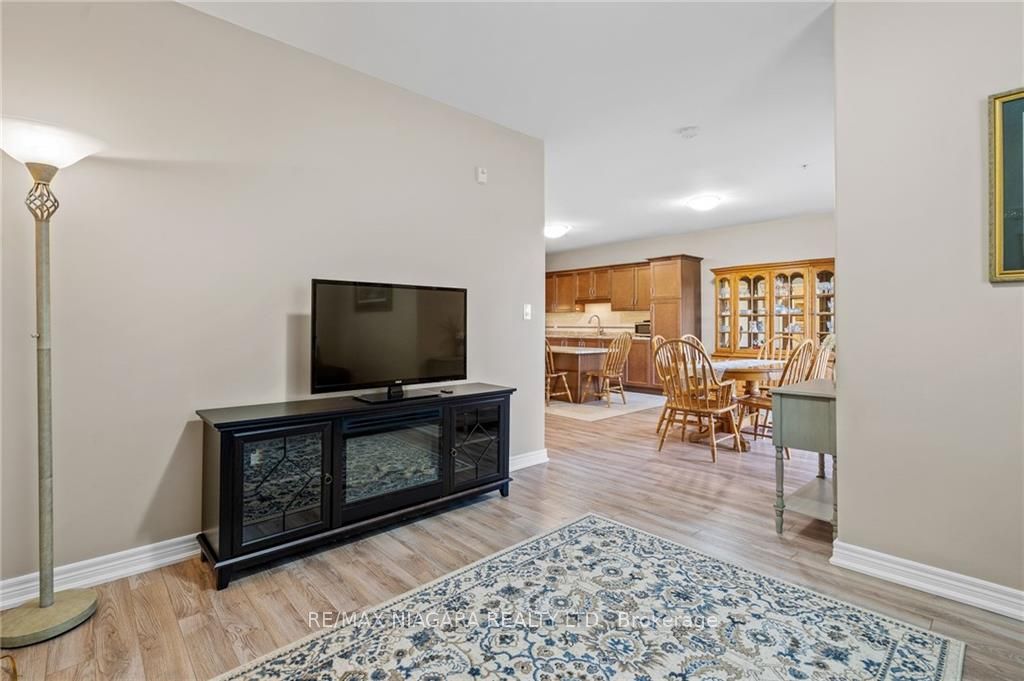 379 Scott St, #303