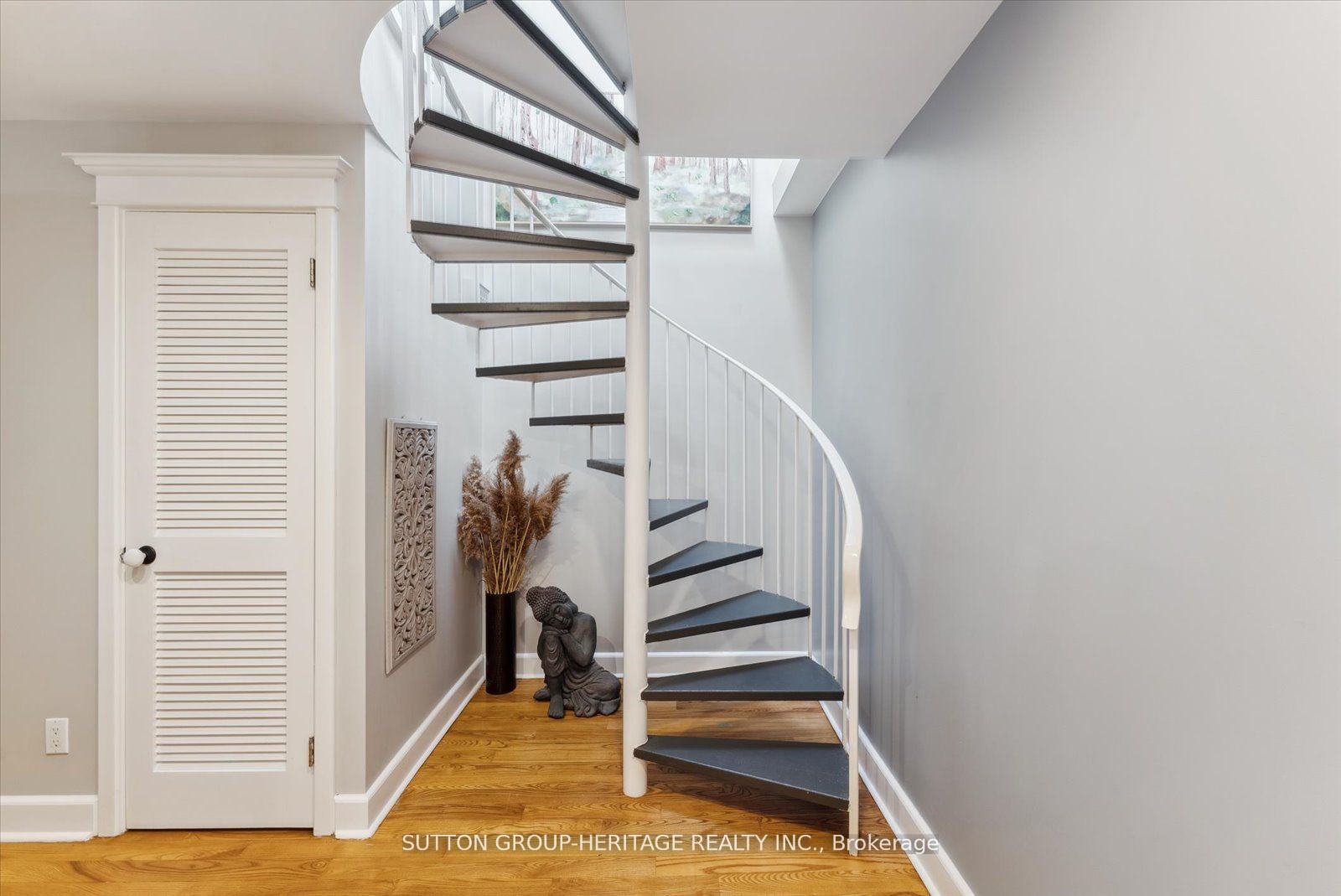 99 Bridge Street E #5