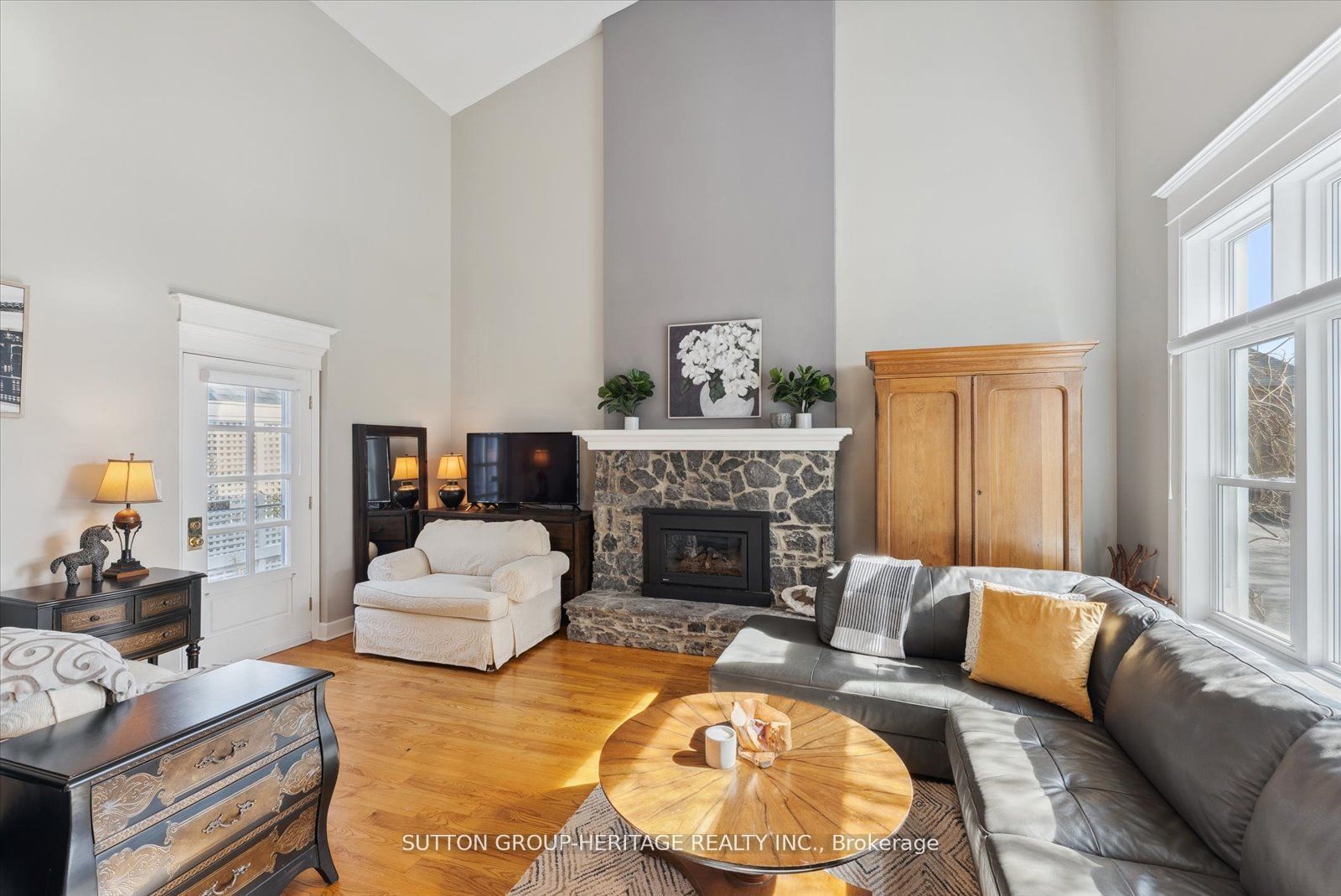 99 Bridge Street E #5