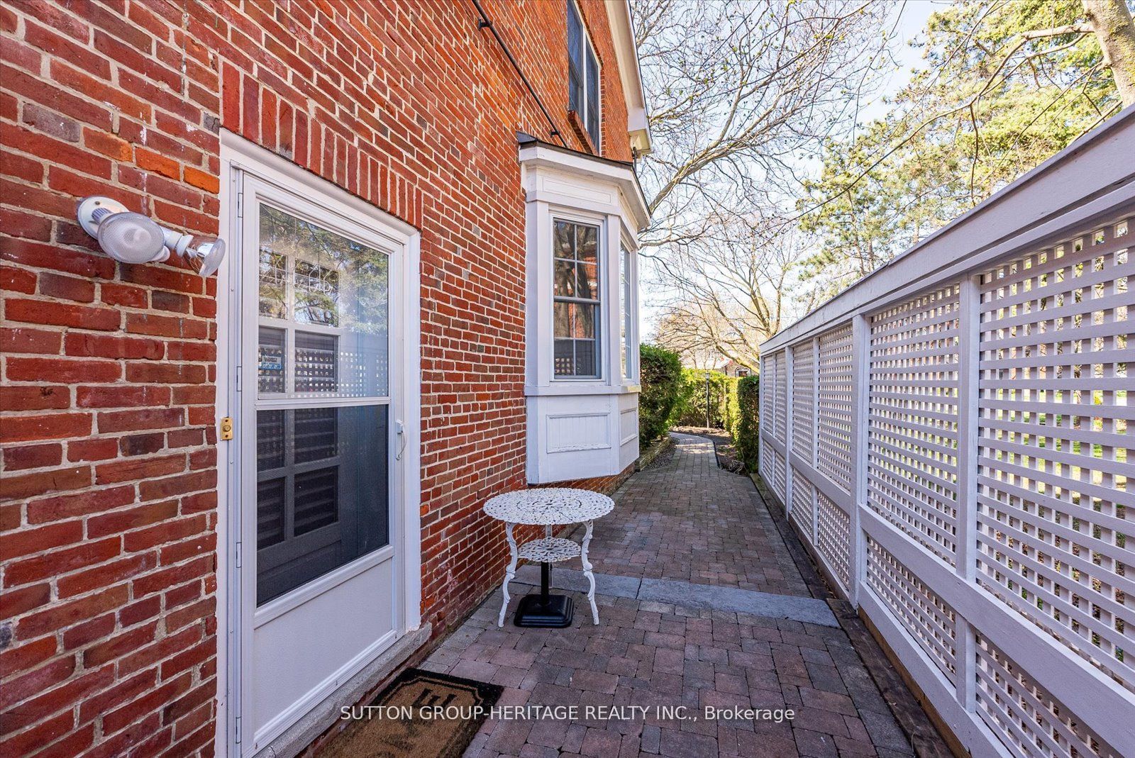 99 Bridge Street E #5