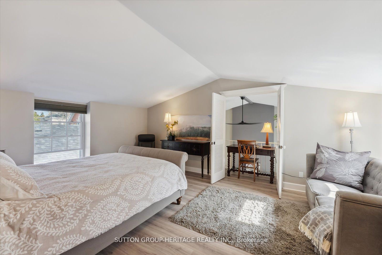 99 Bridge Street E #5