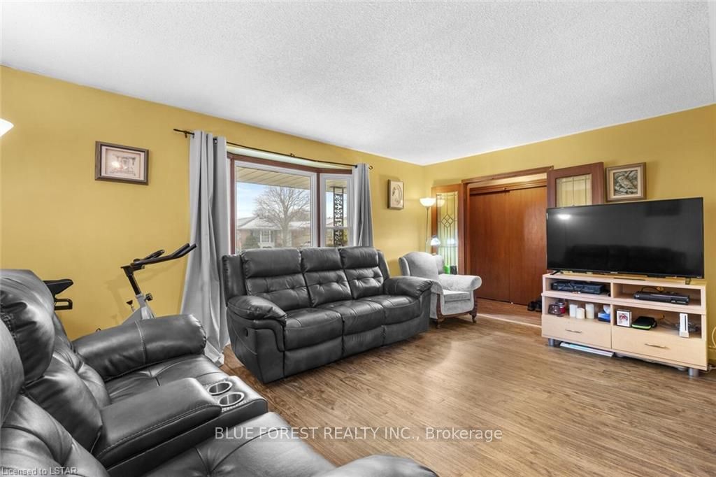 58 VANIER Place