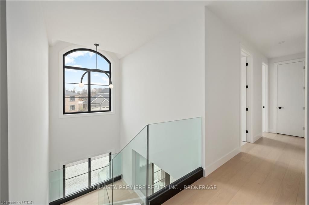 365 MANHATTAN Drive