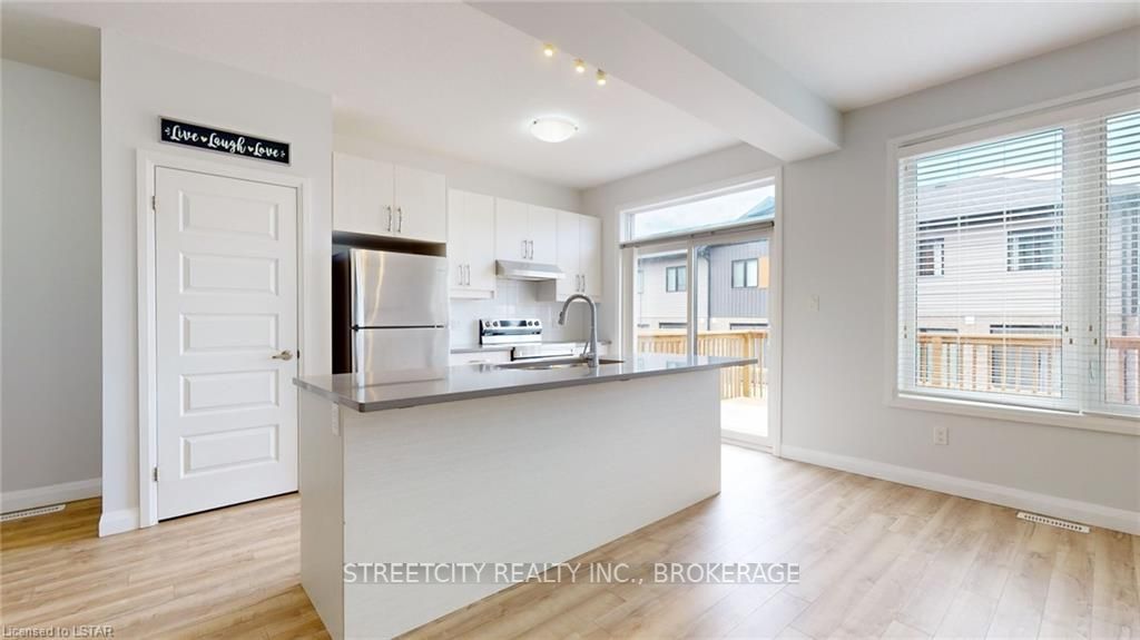 819 KLEINBURG Drive #4
