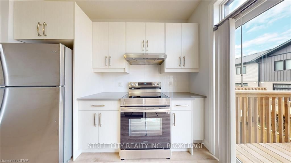 819 KLEINBURG Drive #4