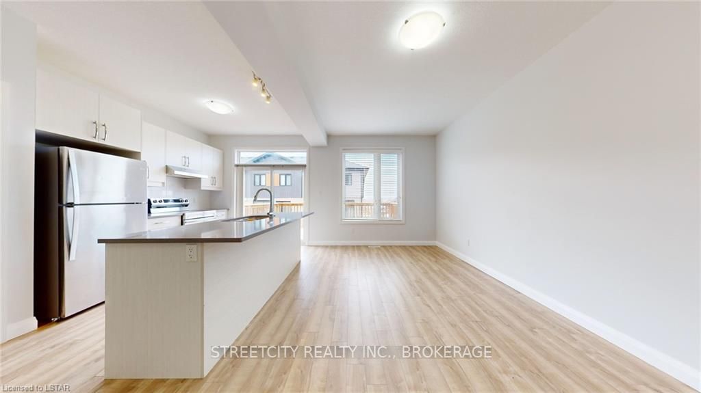 819 KLEINBURG Drive #4