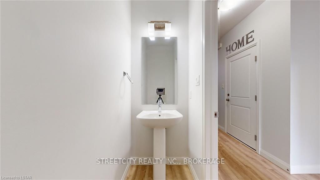 819 KLEINBURG Drive #4