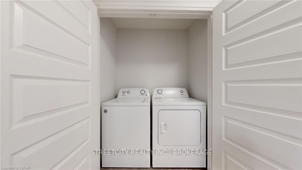 819 KLEINBURG Drive #4