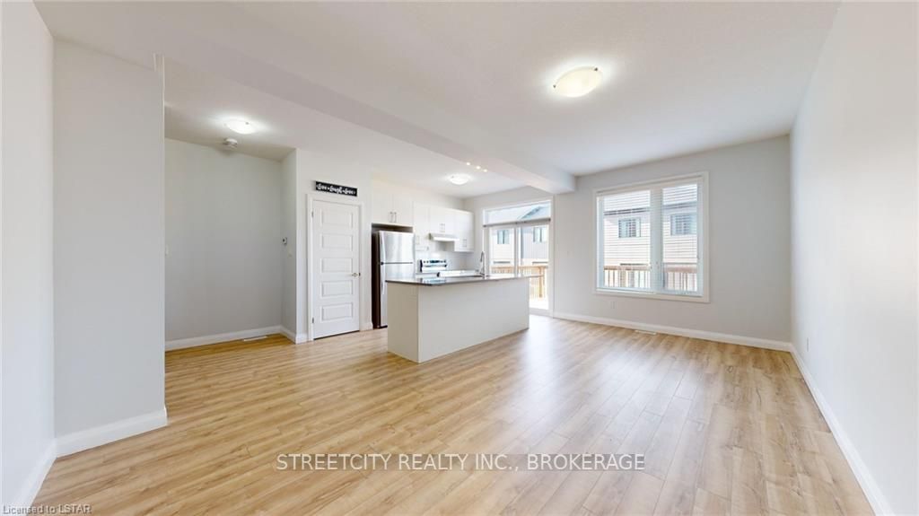 819 KLEINBURG Drive #4