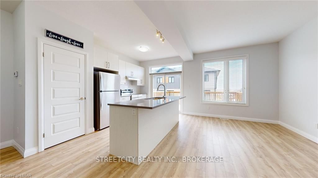 819 KLEINBURG Drive #4