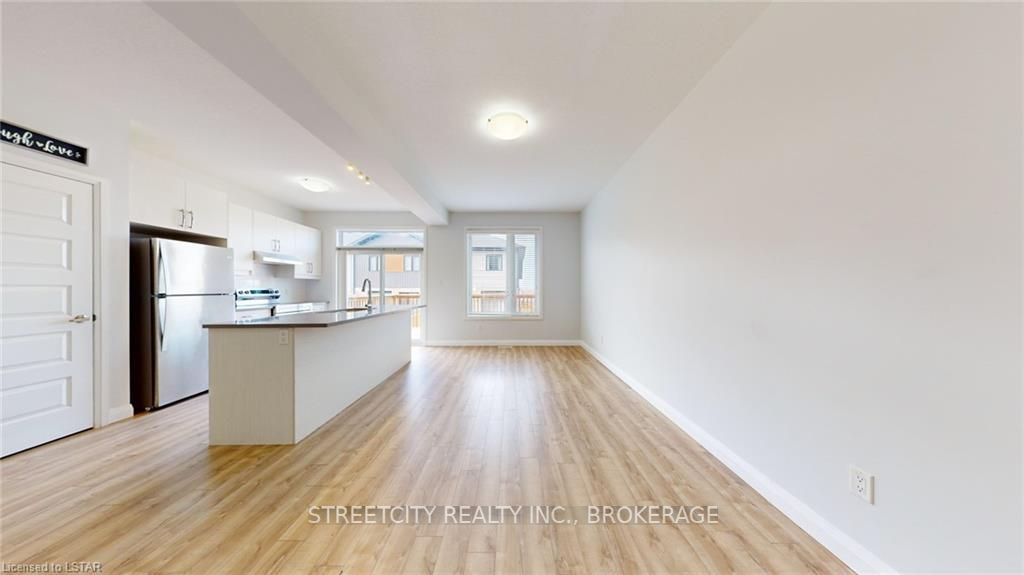 819 KLEINBURG Drive #4
