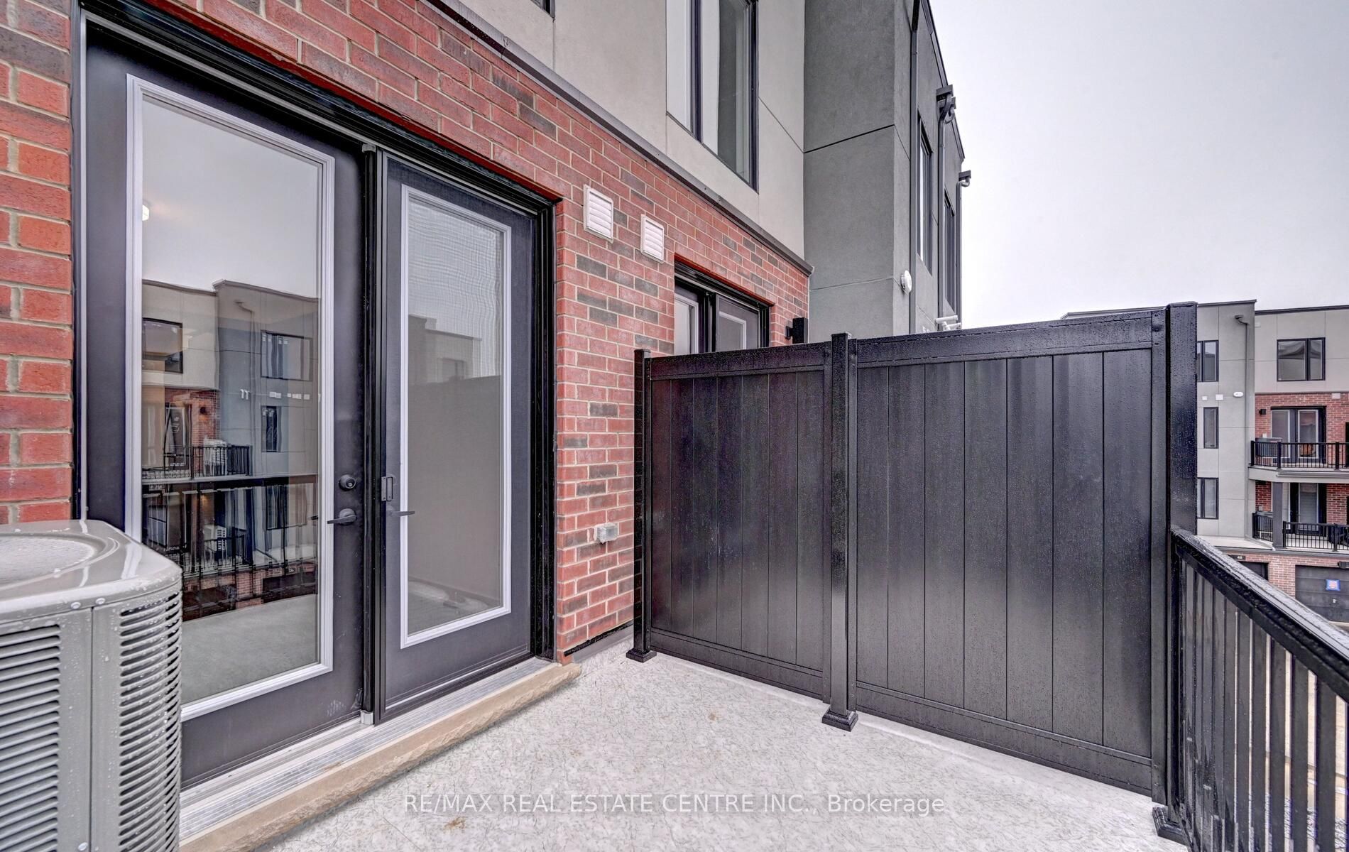 99 Roger St, #18