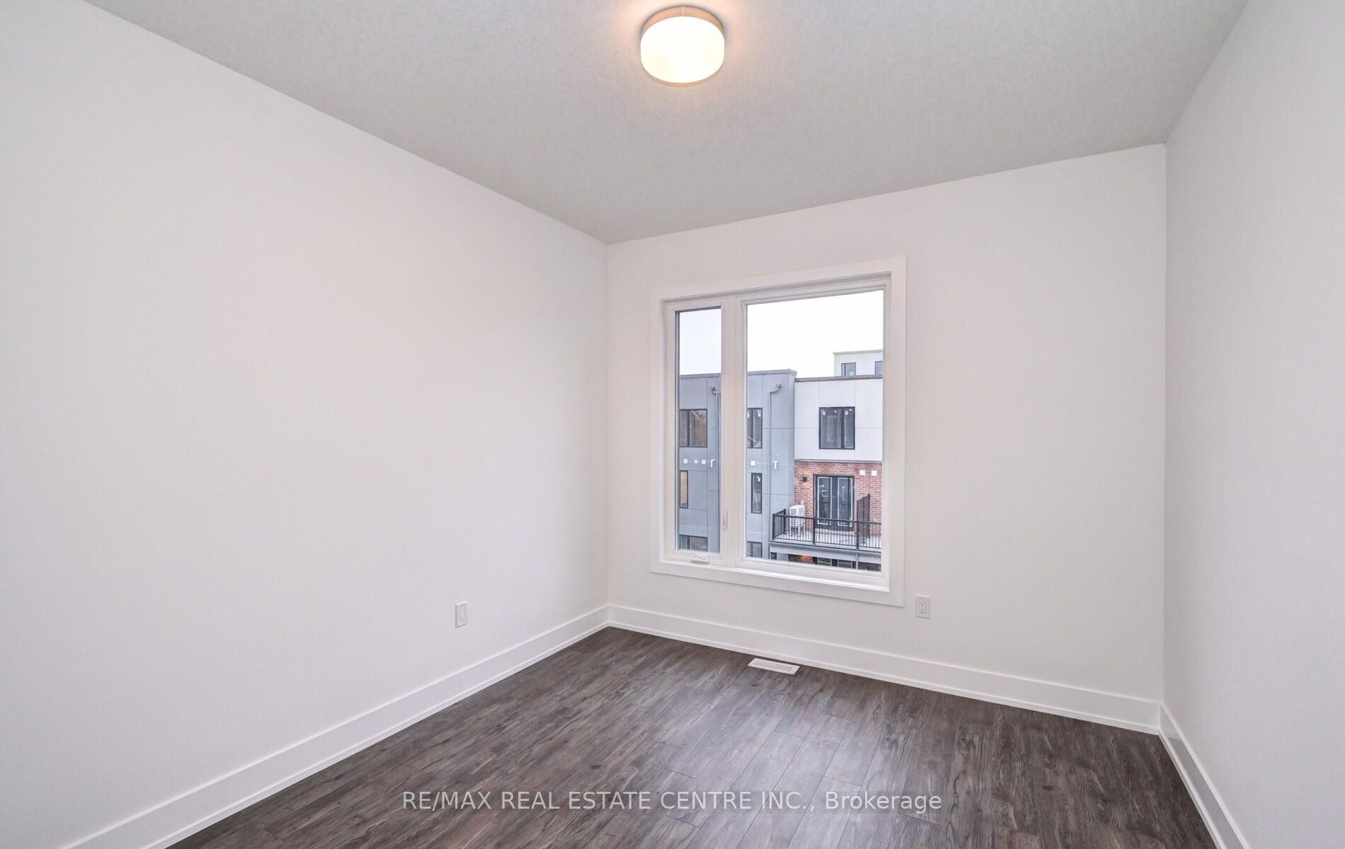 99 Roger St, #18
