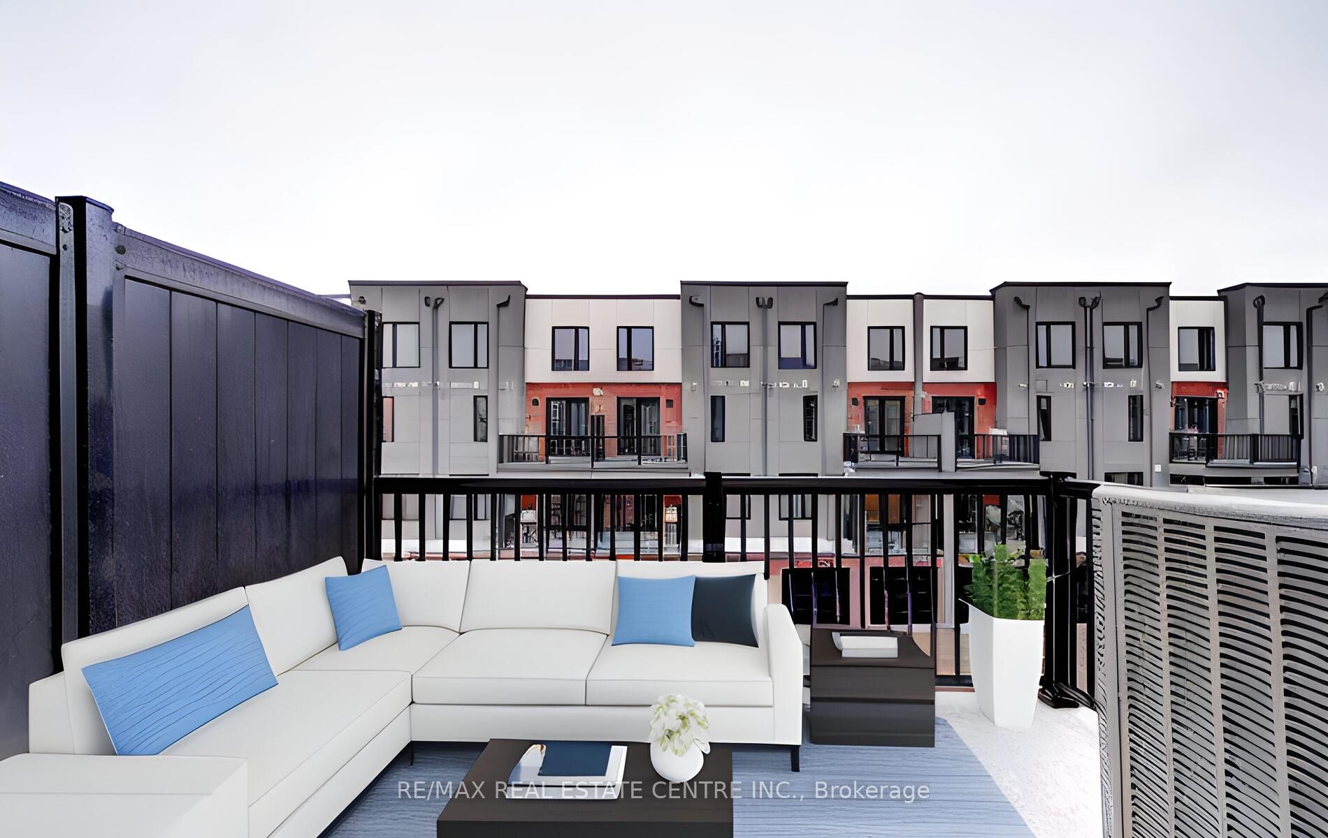 99 Roger St, #18
