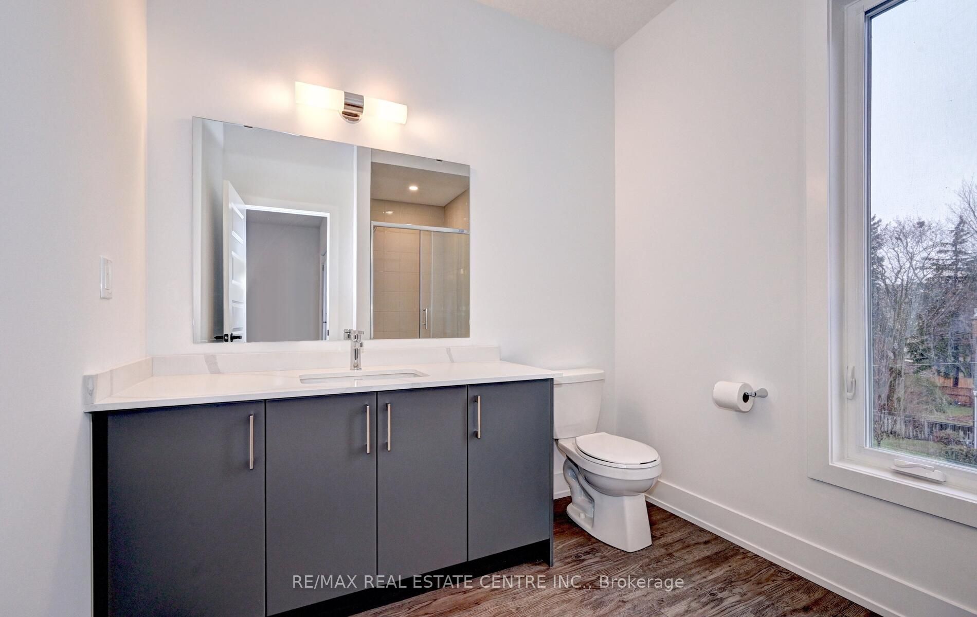 99 Roger St, #18