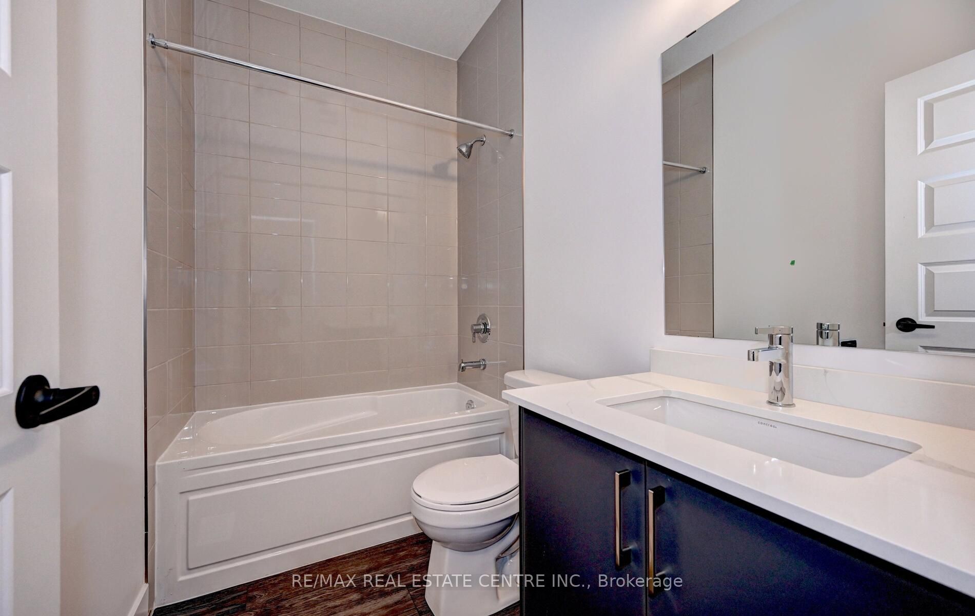 99 Roger St, #18