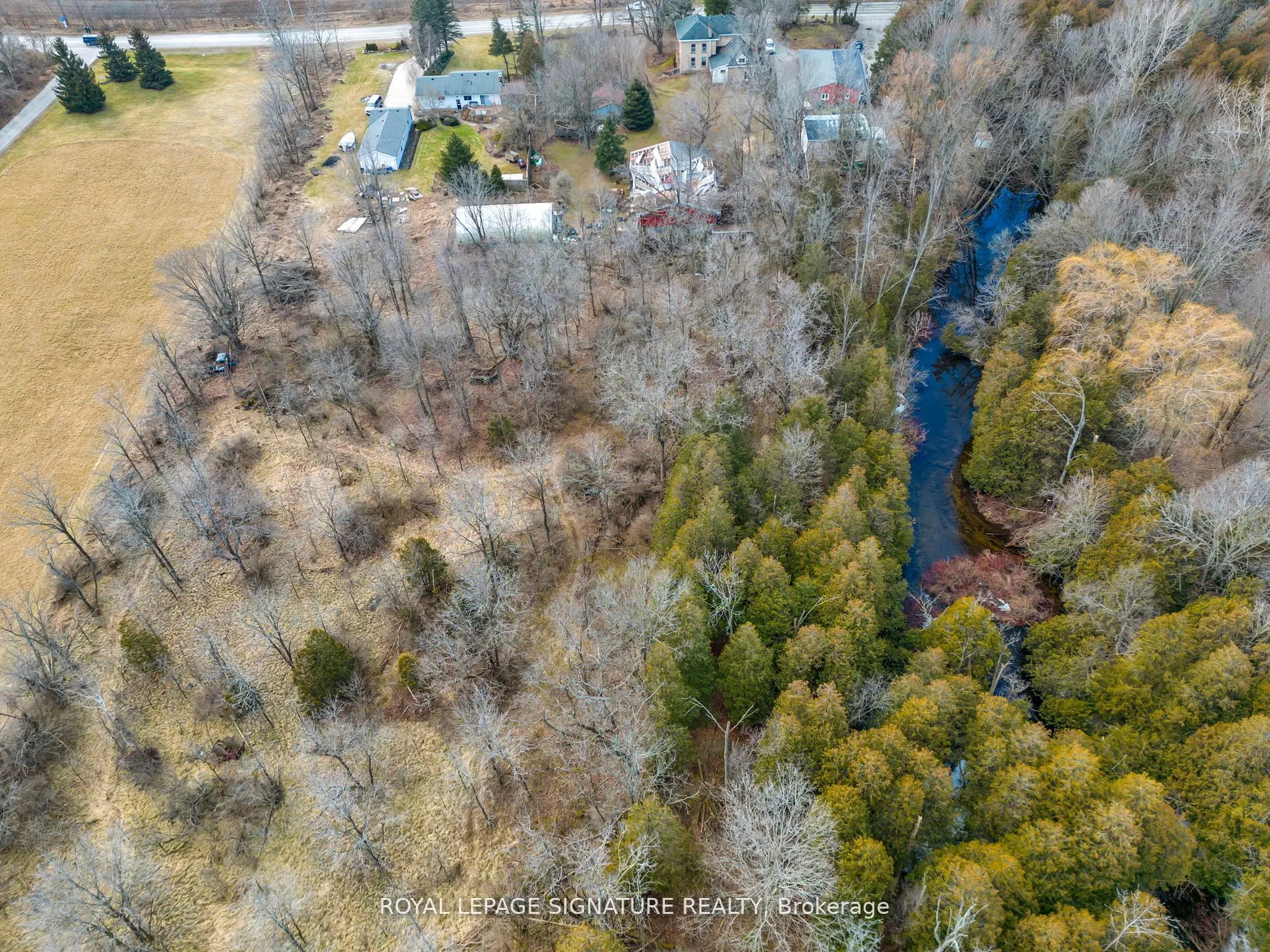 1592 Centre Rd