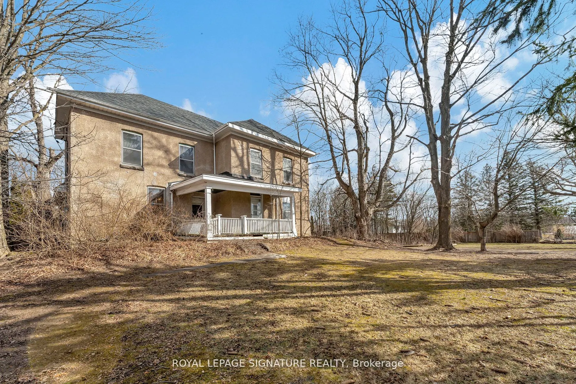 1592 Centre Rd