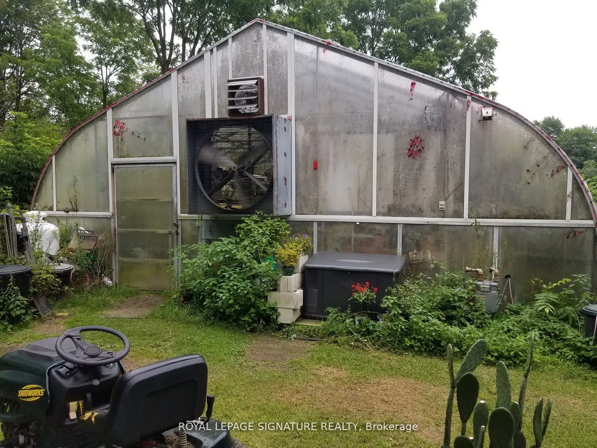 1592 Centre Rd