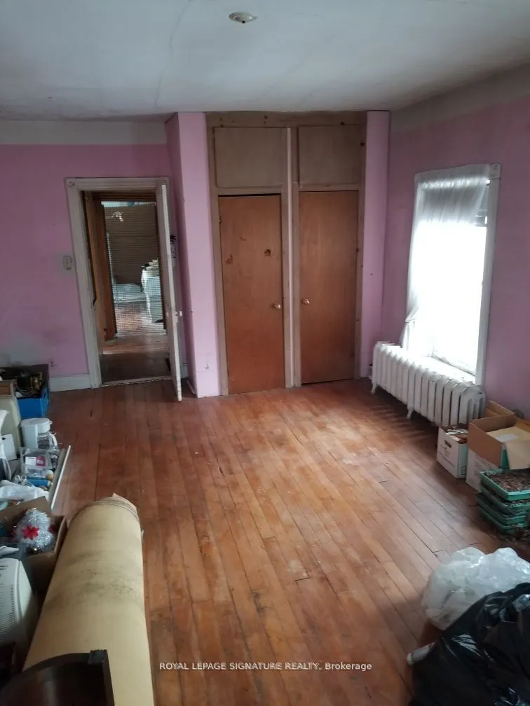 1592 Centre Rd