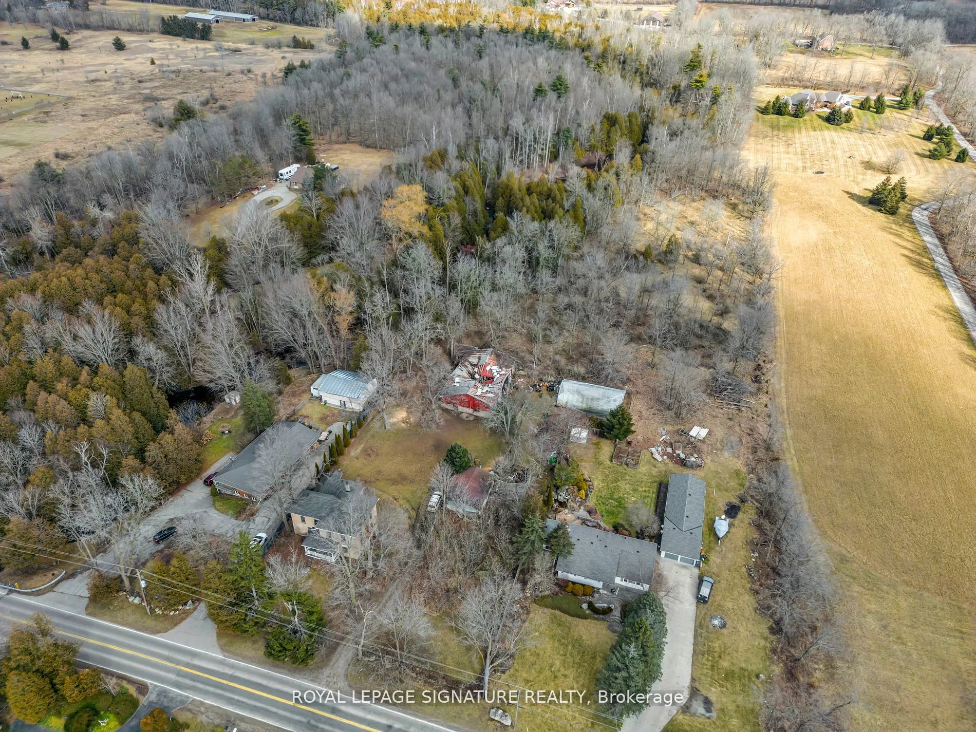 1592 Centre Rd