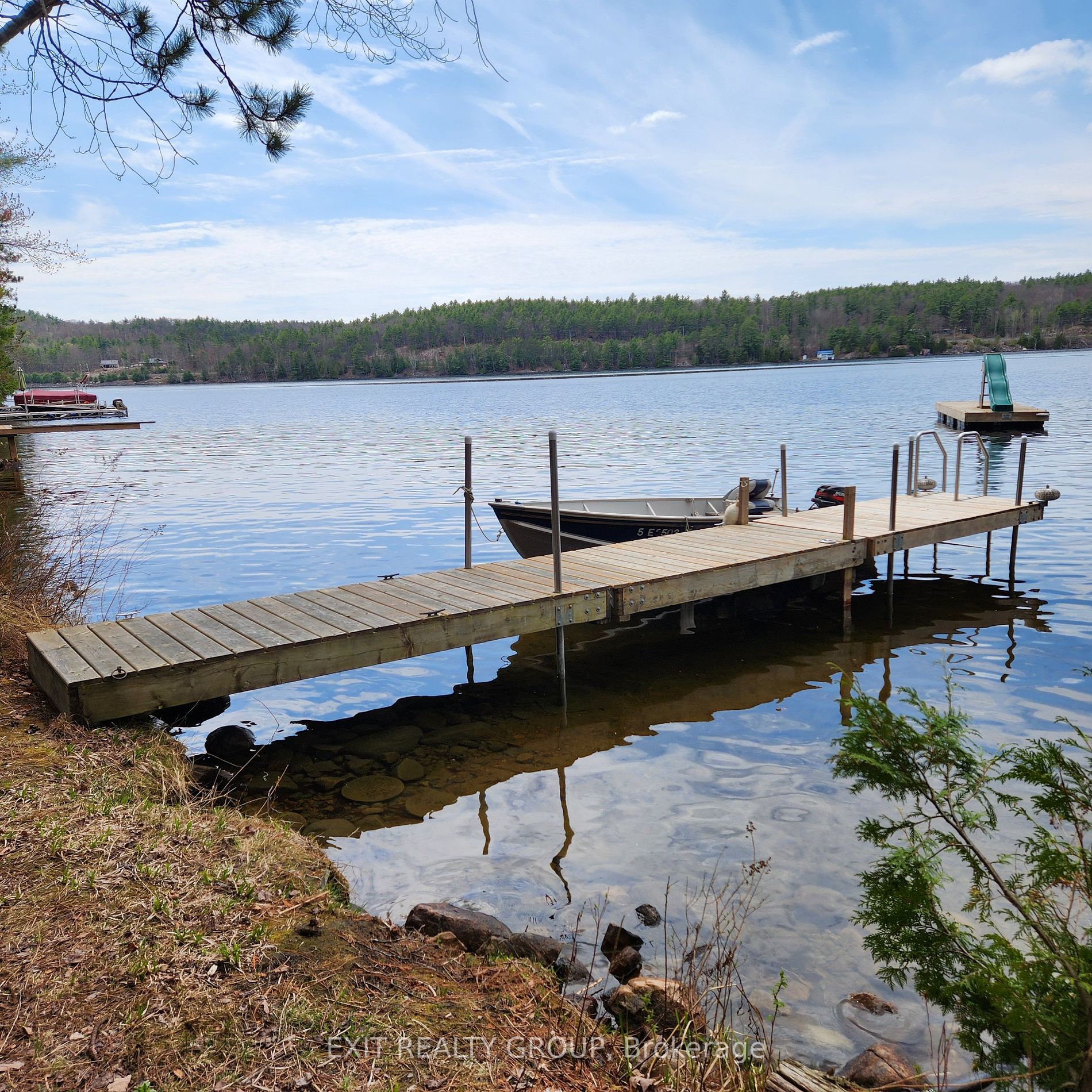 102 Mazinaw Lake