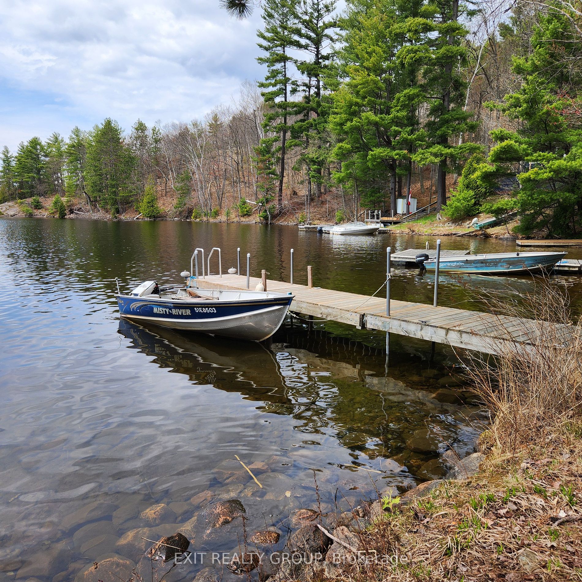 102 Mazinaw Lake