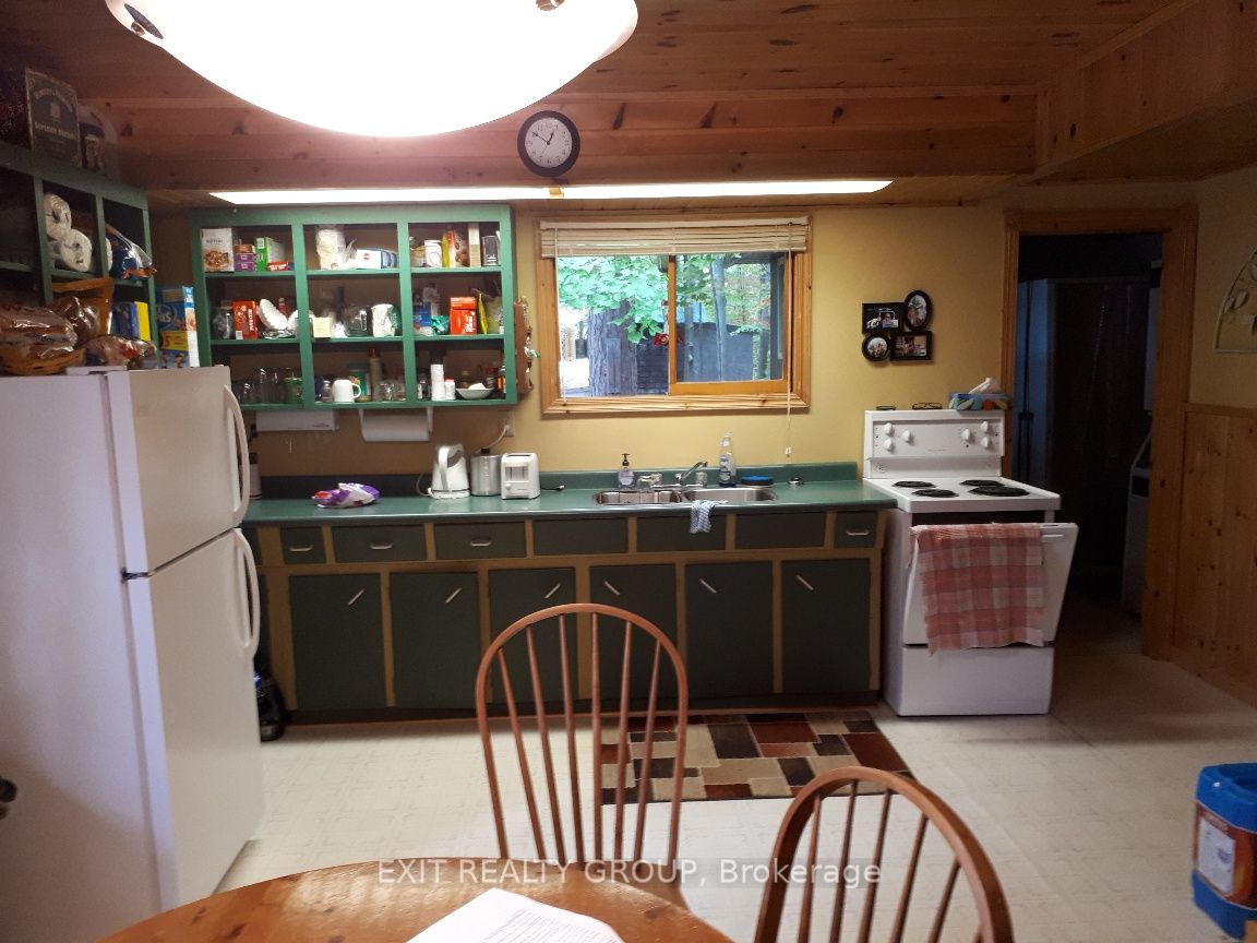 102 Mazinaw Lake