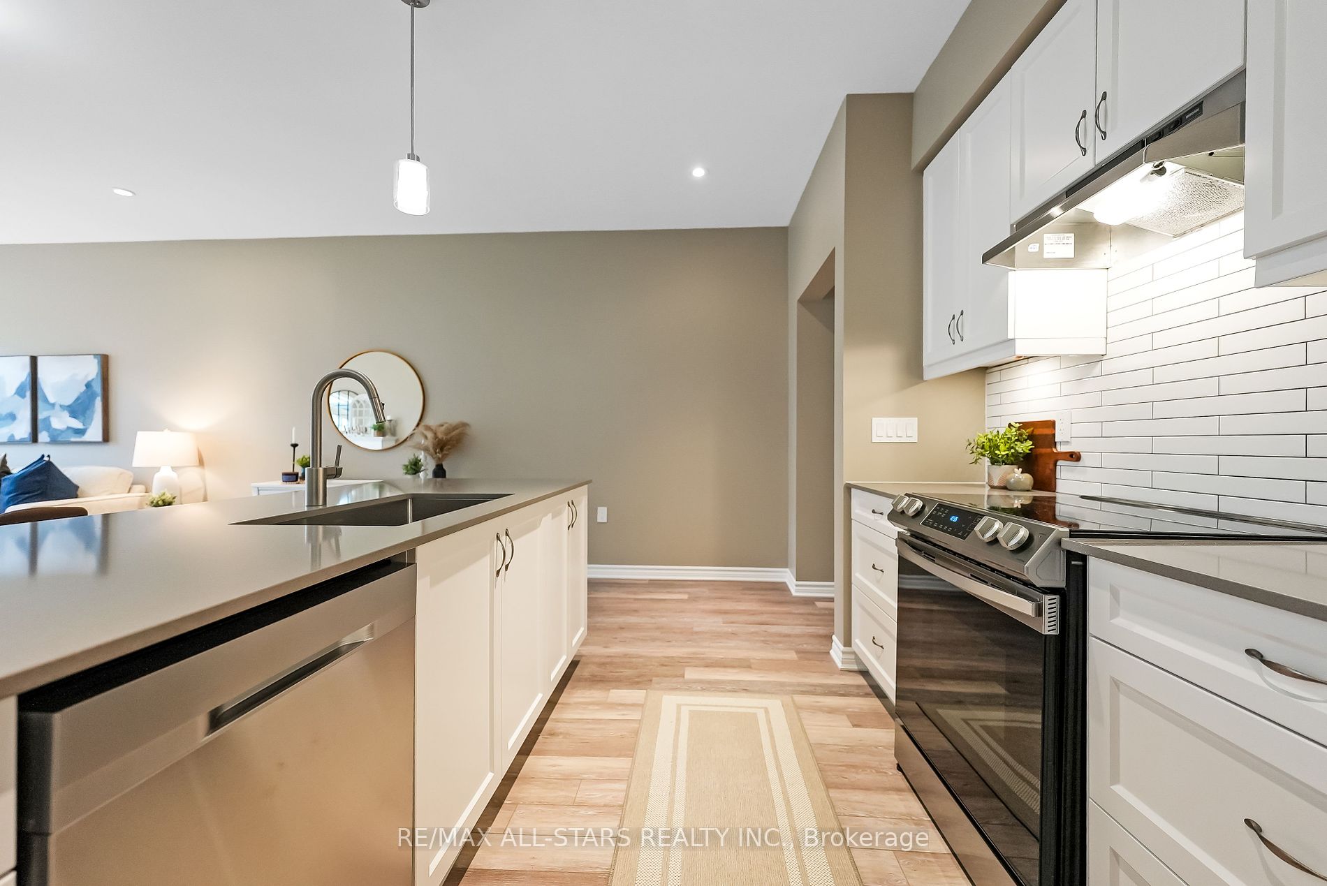 17 Lakewood Crescent, #29