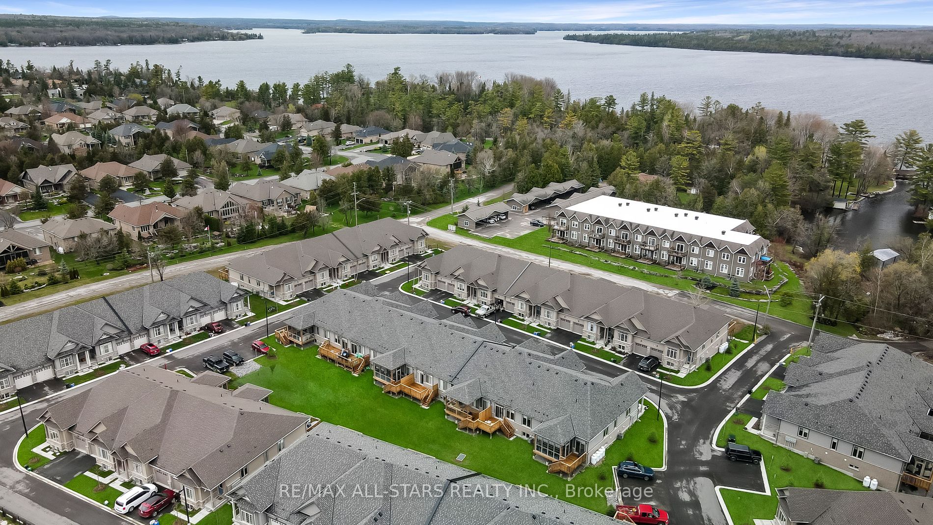 17 Lakewood Crescent, #29