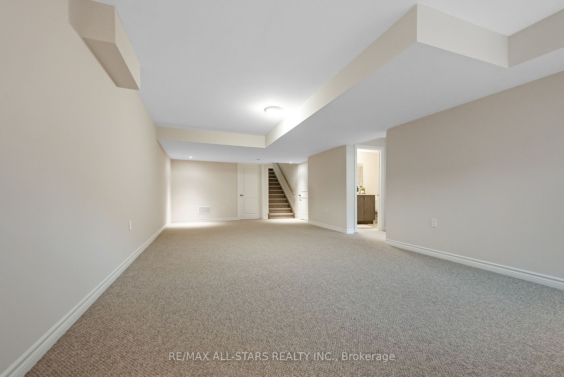 17 Lakewood Crescent, #29