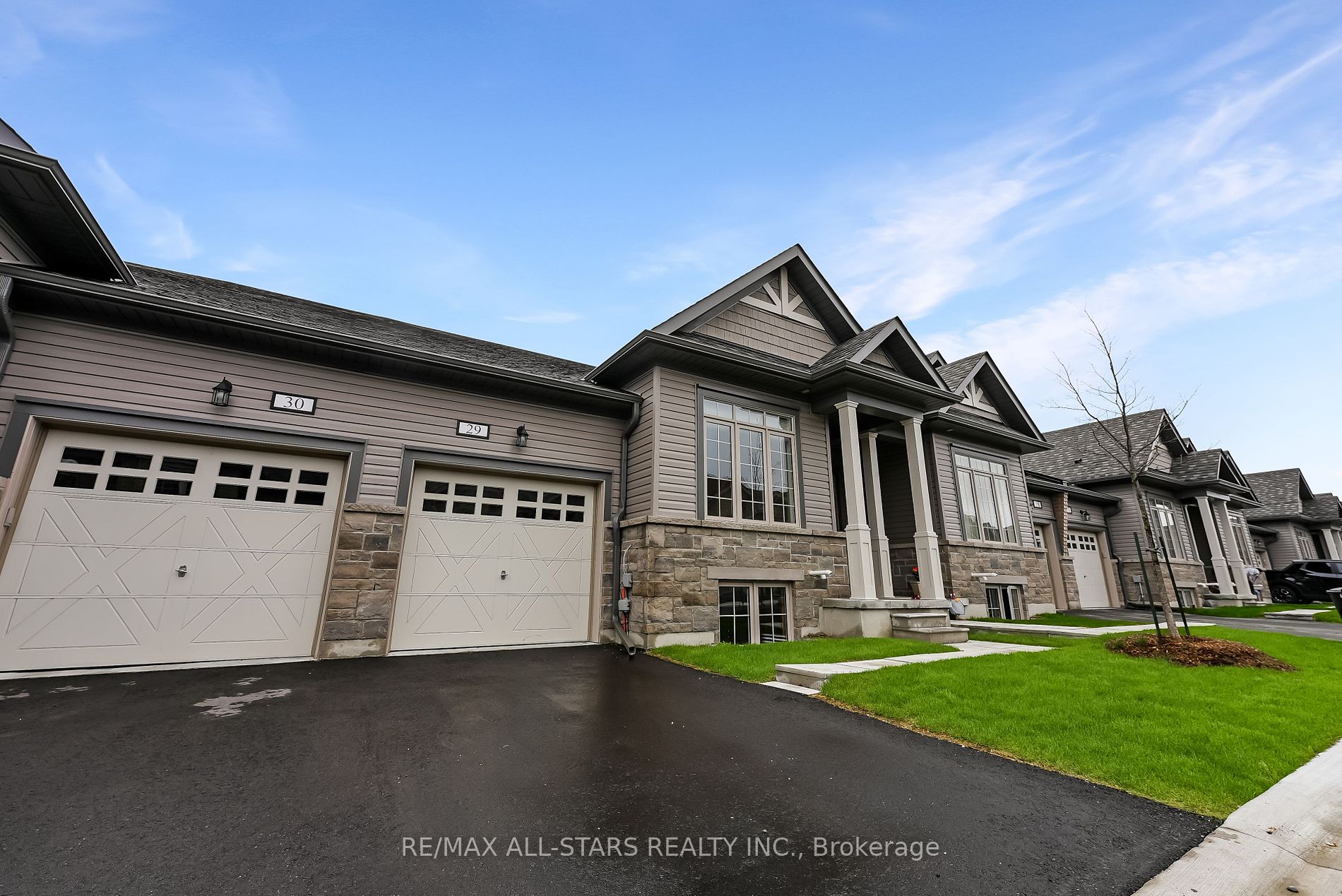 17 Lakewood Crescent, #29