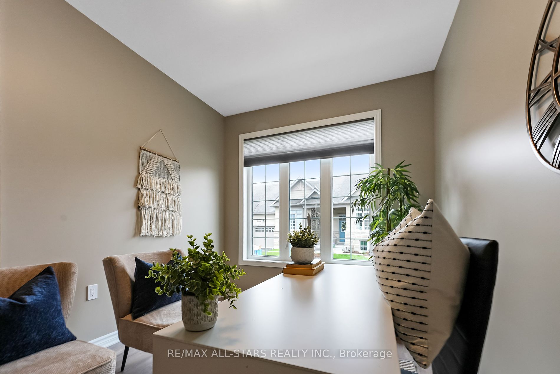 17 Lakewood Crescent, #29