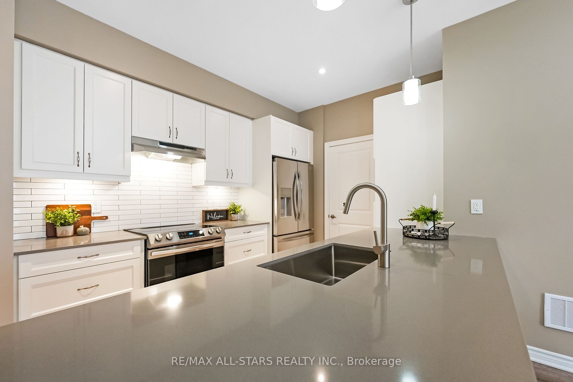17 Lakewood Crescent, #29