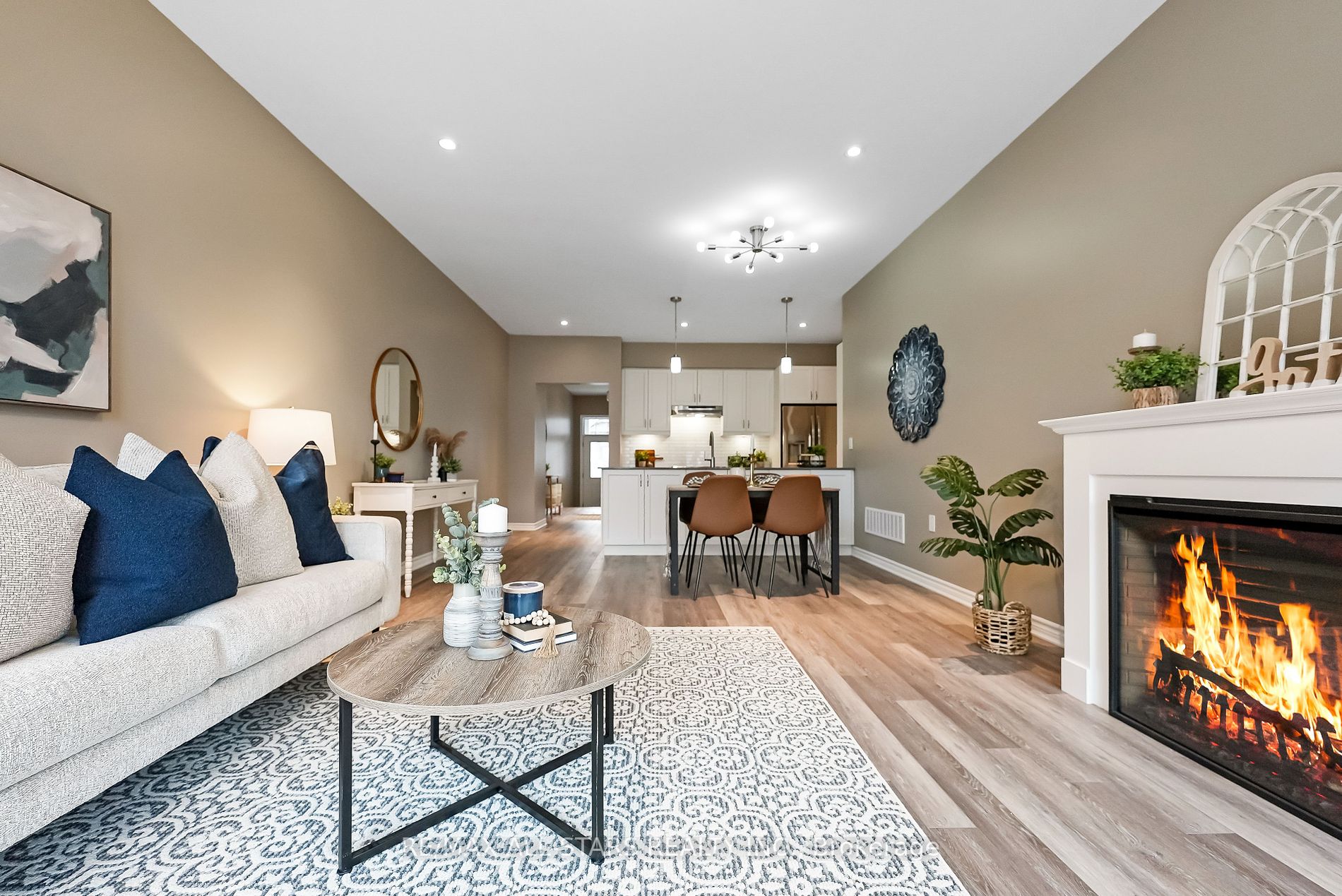 17 Lakewood Crescent, #29