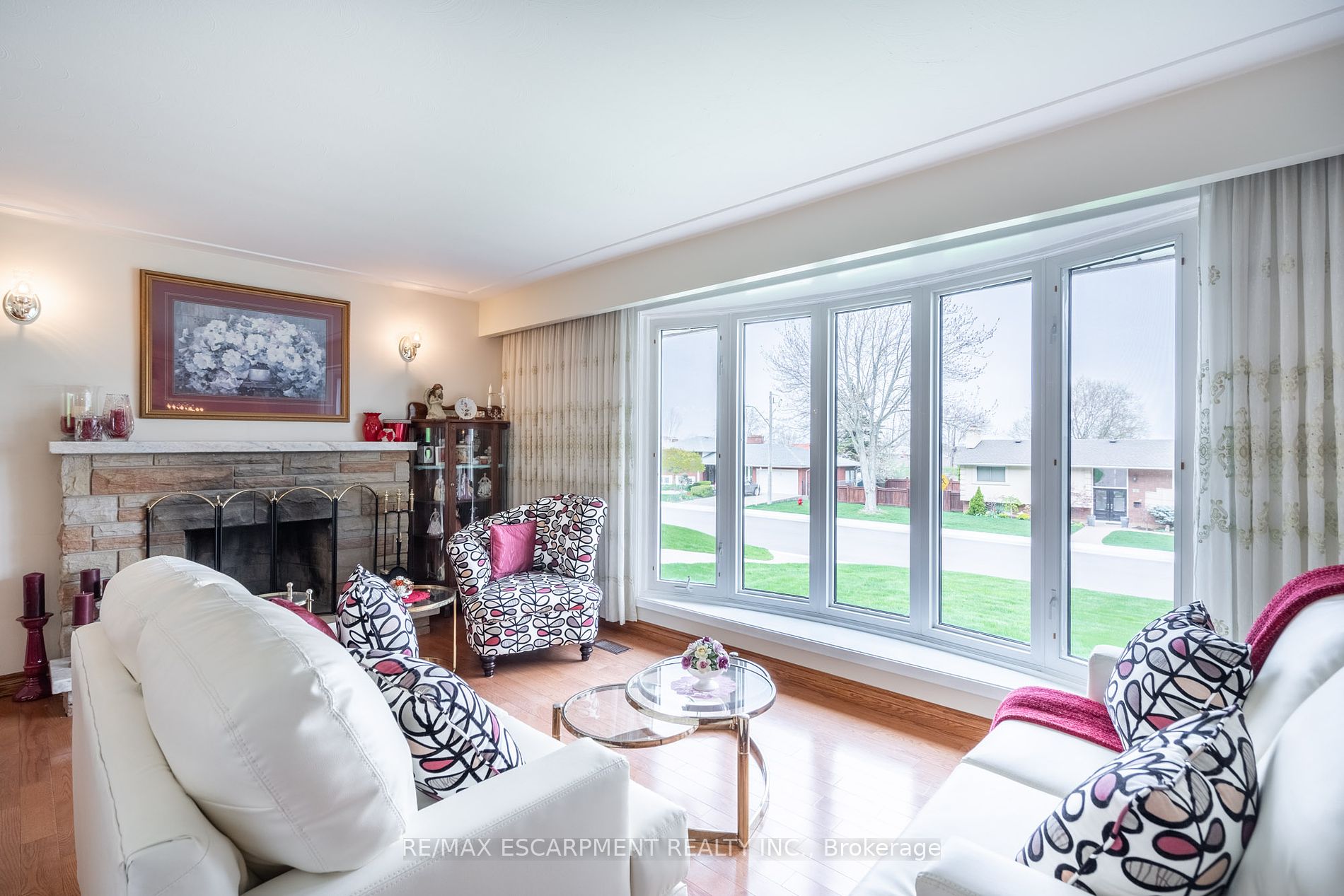 52 Maple Dr