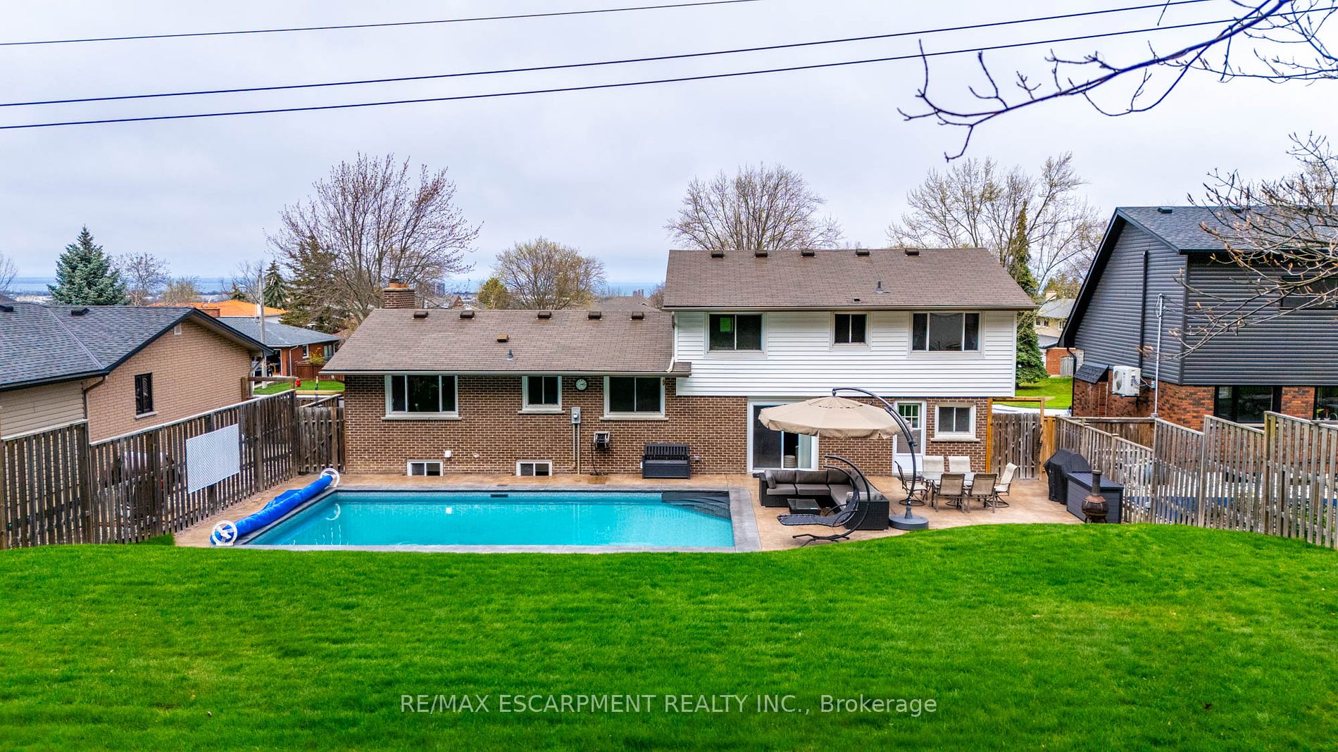52 Maple Dr