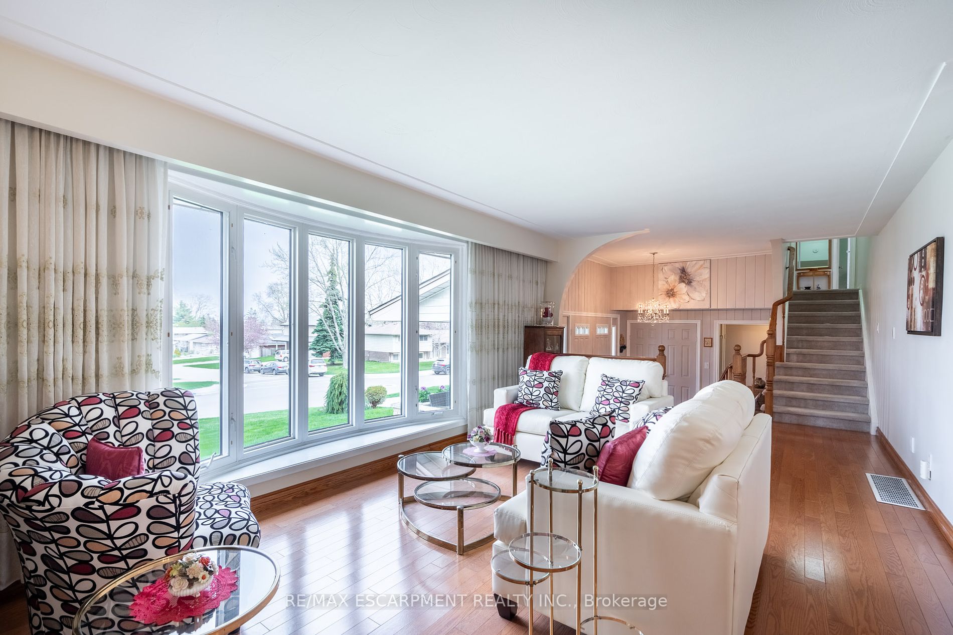 52 Maple Dr
