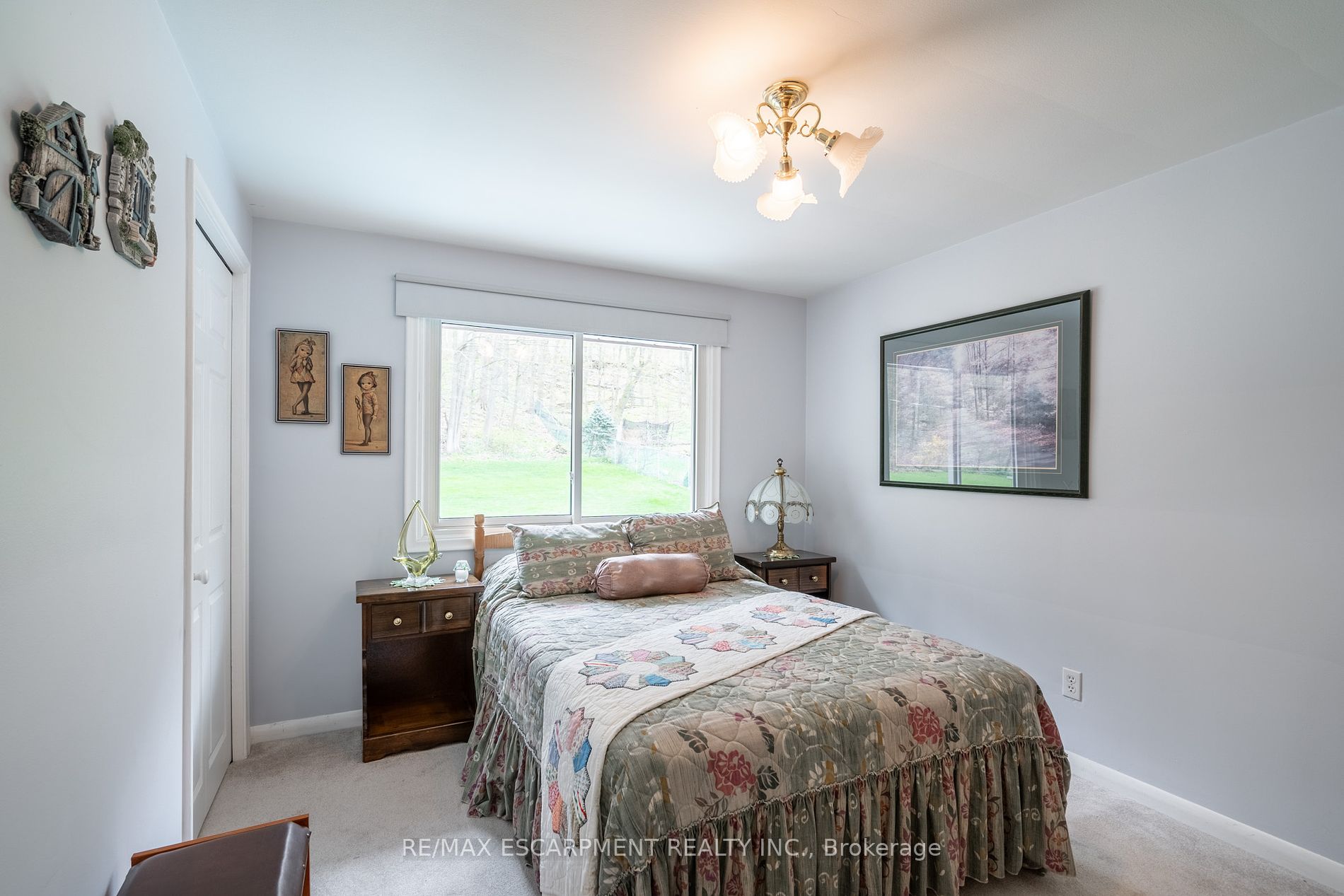 52 Maple Dr