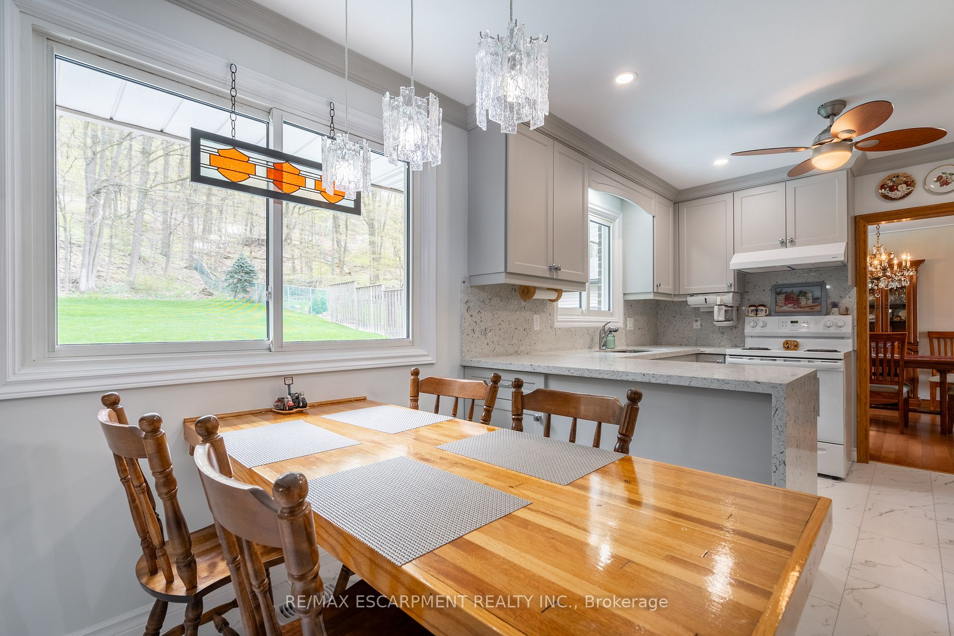 52 Maple Dr